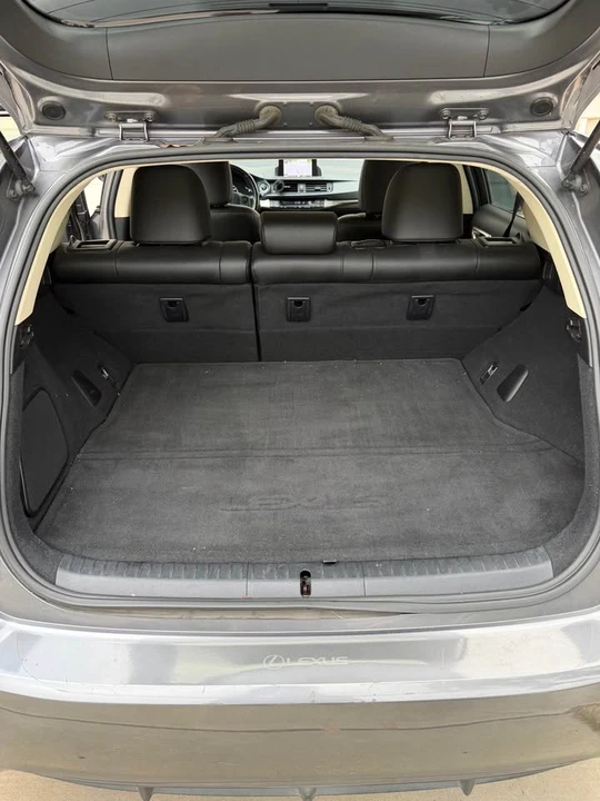 2015 Lexus CT - Image 12 of 14