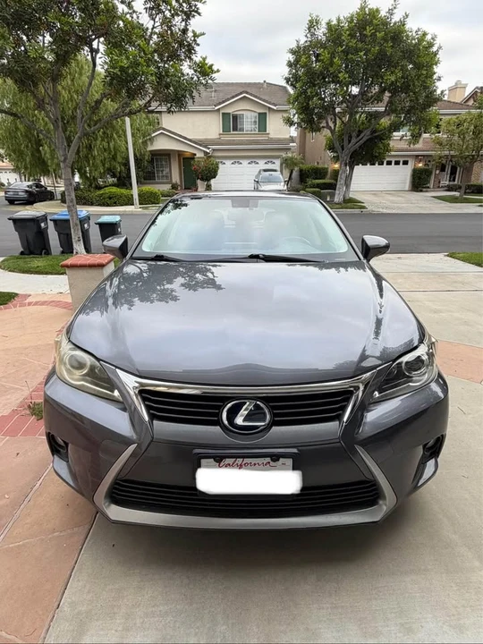 2015 Lexus CT - Image 2 of 14