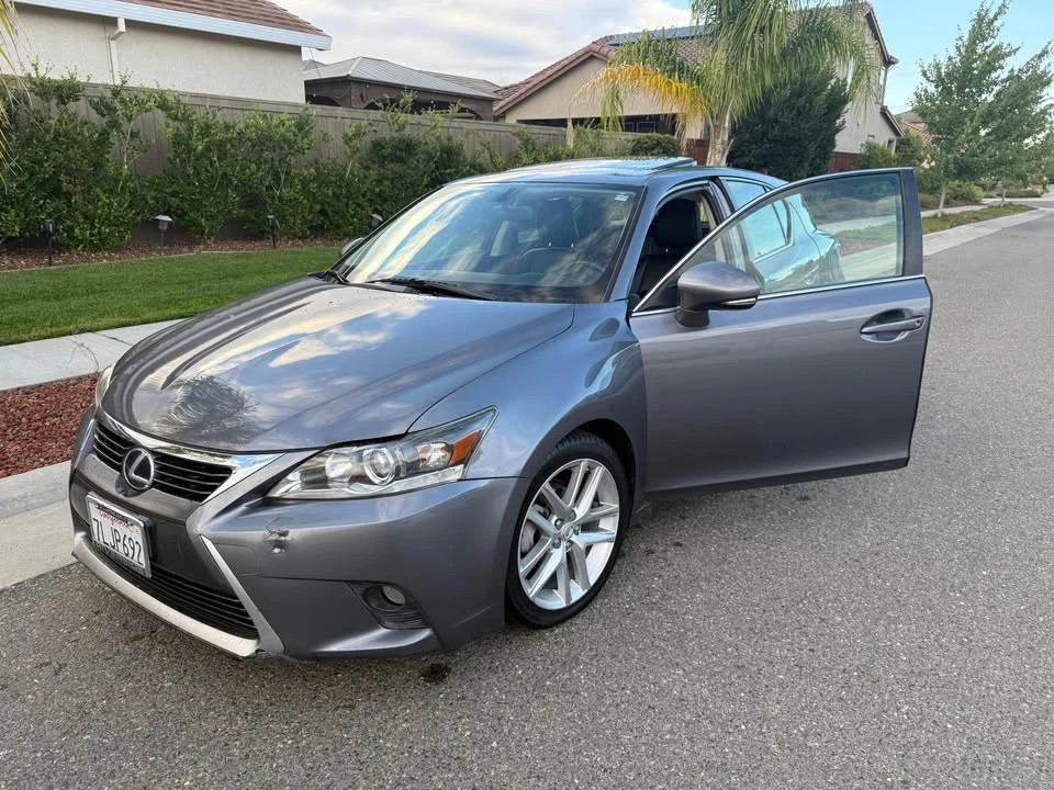 2015 Lexus CT - Image 2 of 13