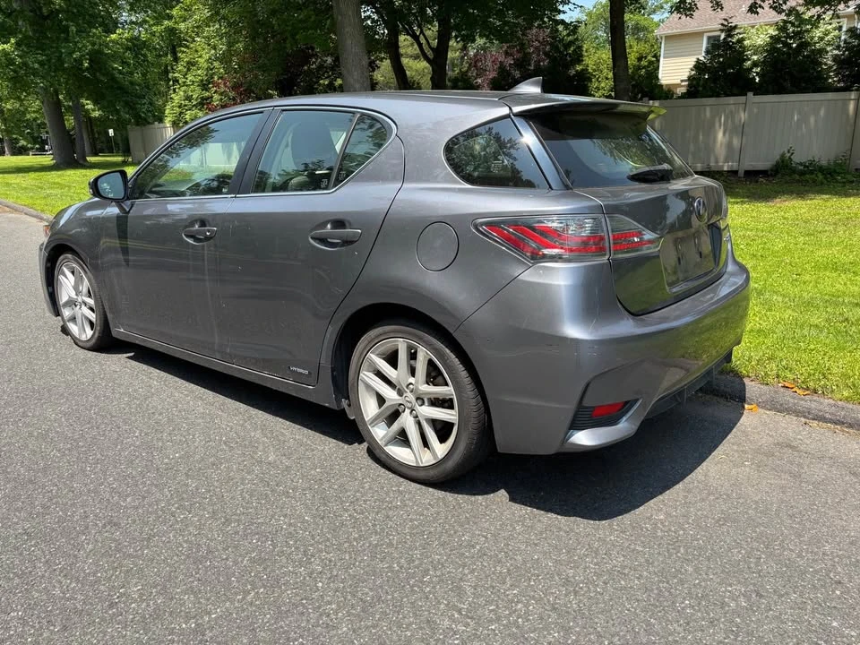 2015 Lexus CT - Image 8 of 10