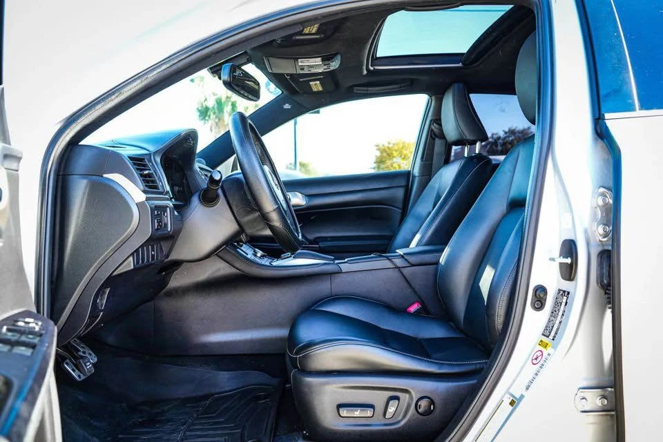 2015 Lexus CT - Image 9 of 15