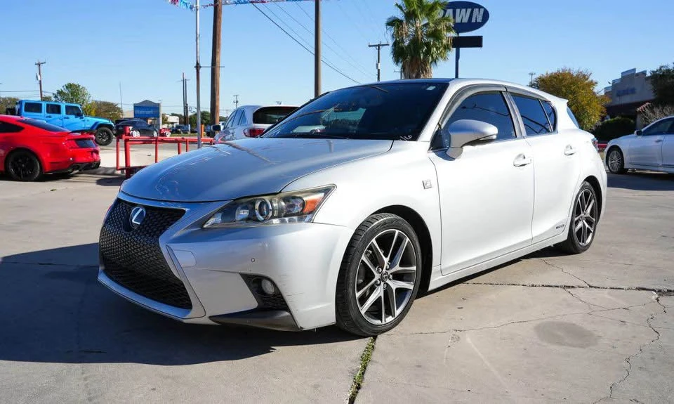 2015 Lexus CT - Image 4 of 15