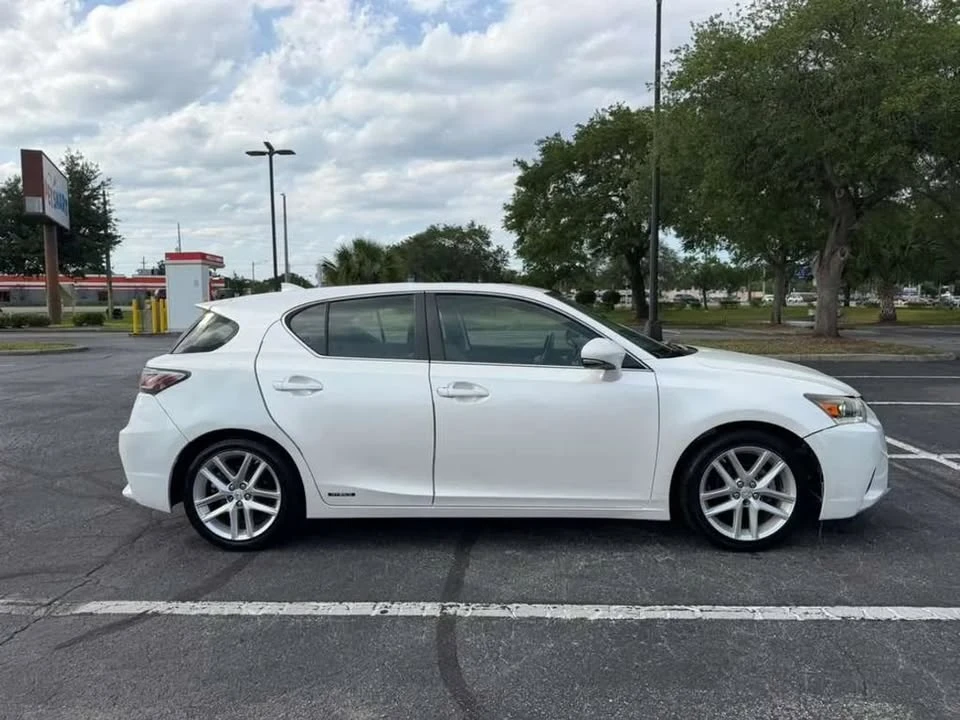 2015 Lexus CT - Image 3 of 14