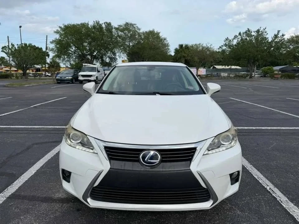 2015 Lexus CT - Image 2 of 14