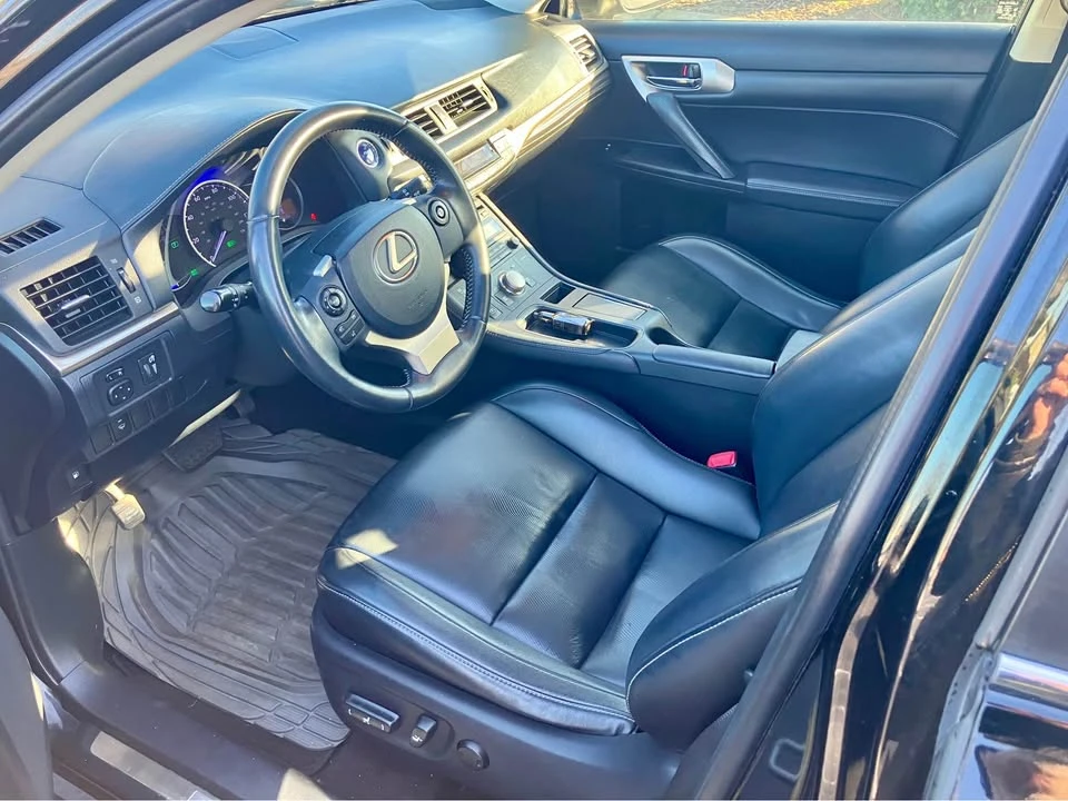 2015 Lexus CT - Image 9 of 13