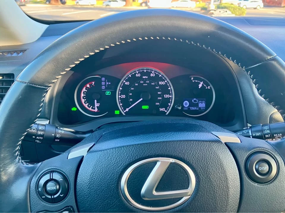 2015 Lexus CT - Image 10 of 13