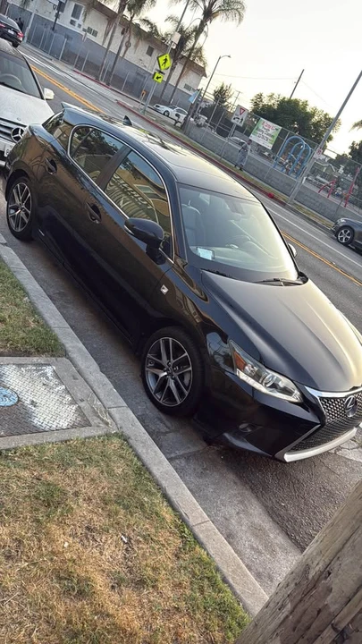 2015 Lexus CT - Image 2 of 7