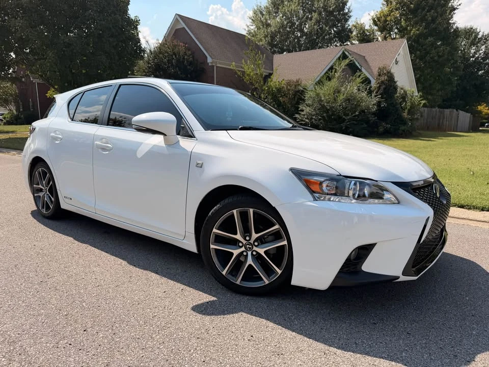2015 Lexus CT - Image 10 of 20