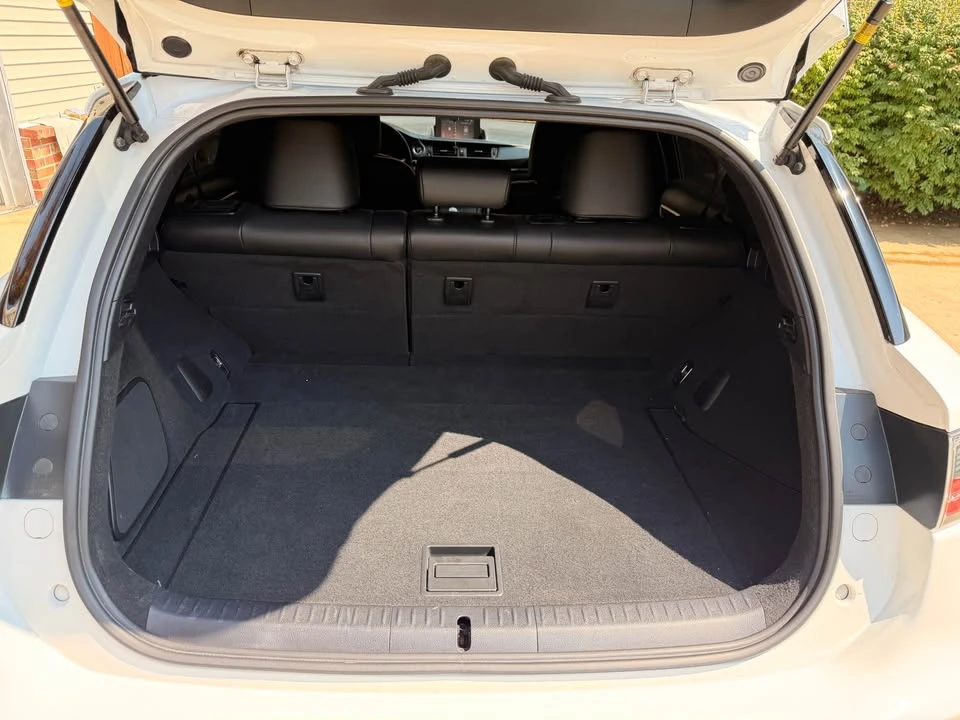 2015 Lexus CT - Image 12 of 20