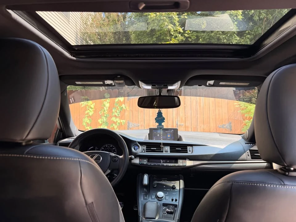 2015 Lexus CT - Image 17 of 20