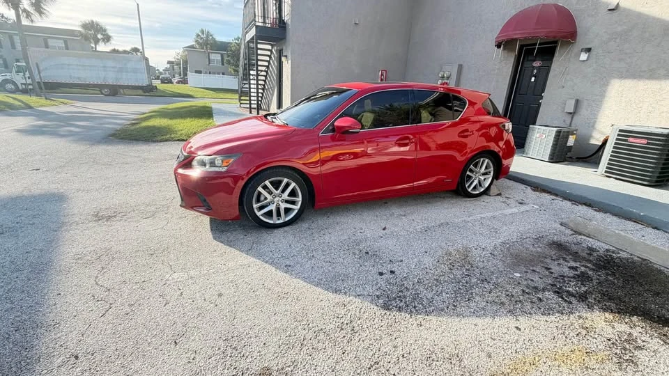 2015 Lexus CT - Image 2 of 9
