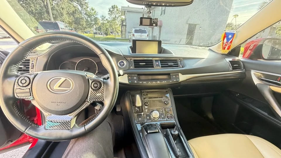 2015 Lexus CT - Image 8 of 9