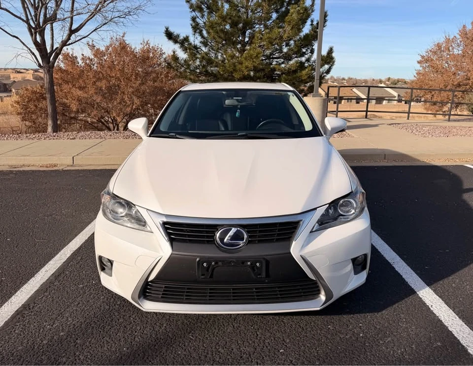 2015 Lexus CT - Image 2 of 11