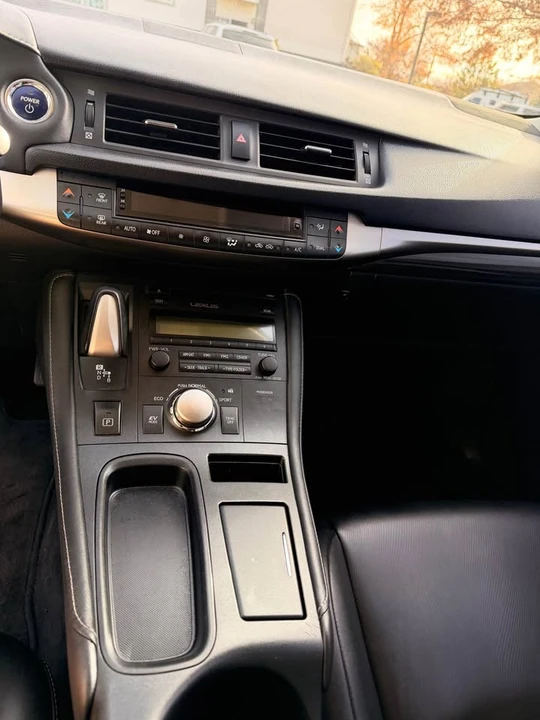 2015 Lexus CT - Image 5 of 11