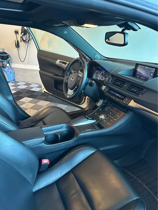 2015 Lexus CT - Image 8 of 11