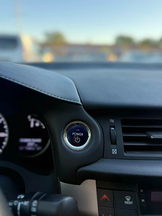 2015 Lexus CT - Image 17 of 21