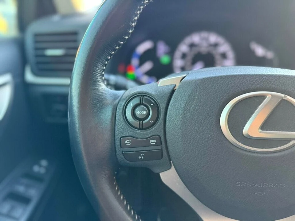 2015 Lexus CT - Image 11 of 21