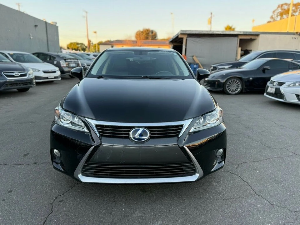 2015 Lexus CT - Image 2 of 21