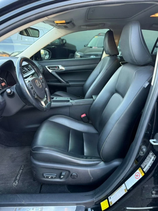 2015 Lexus CT - Image 7 of 21