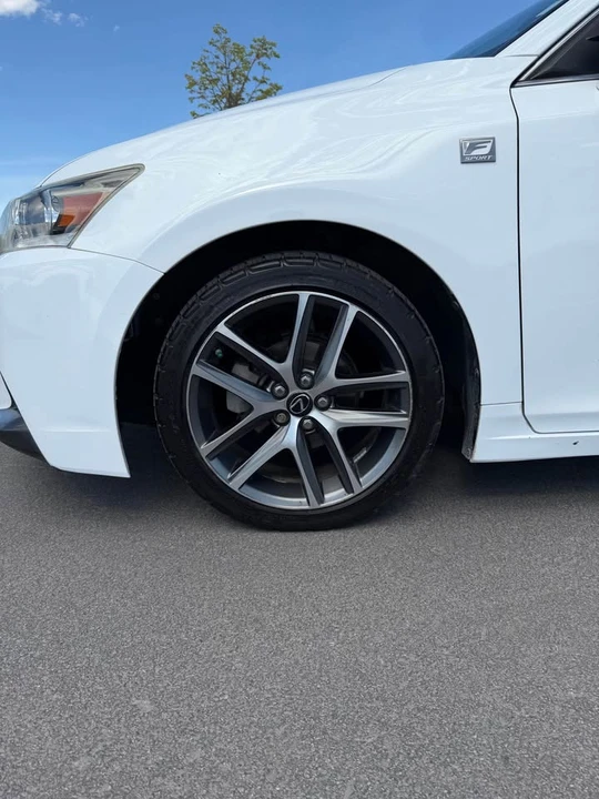 2015 Lexus CT - Image 5 of 10