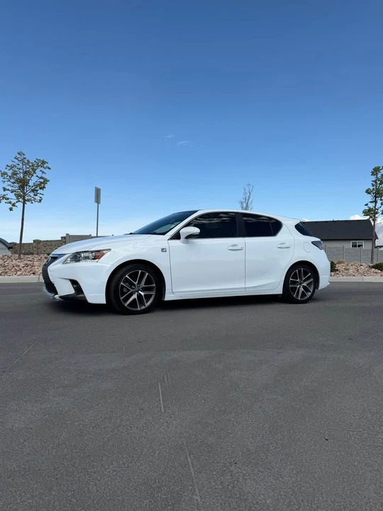 2015 Lexus CT - Image 9 of 10