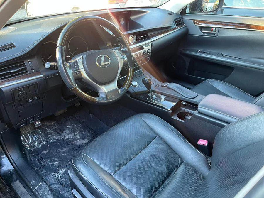 2015 Lexus ES 6th Gen - Image 6 of 6