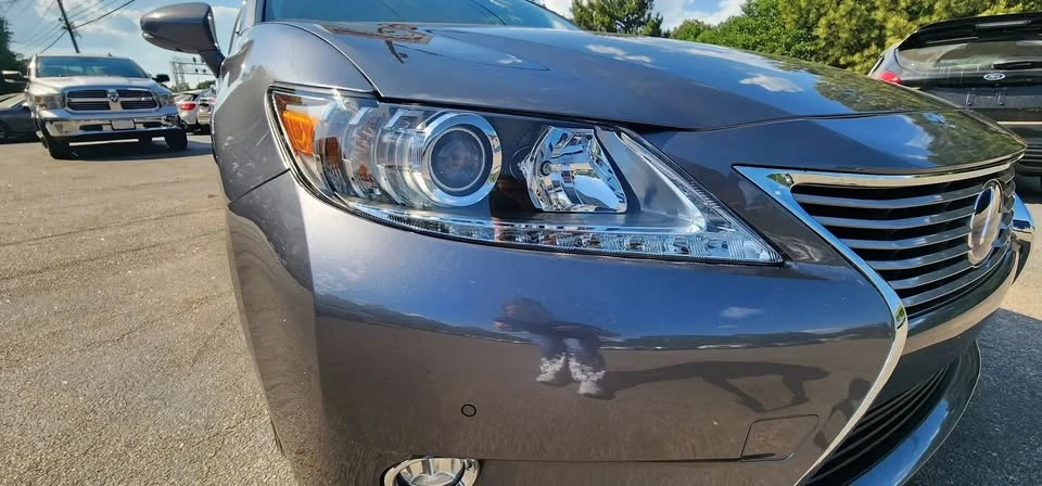 2015 Lexus ES 6th Gen - Image 10 of 20