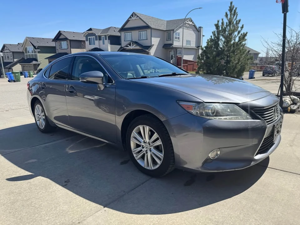 2015 Lexus ES 6th Gen - Image 6 of 13