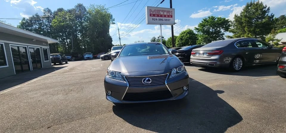 2015 Lexus ES 6th Gen - Image 7 of 20