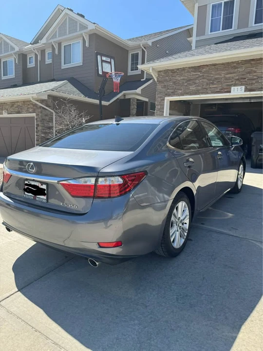 2015 Lexus ES 6th Gen - Image 2 of 13