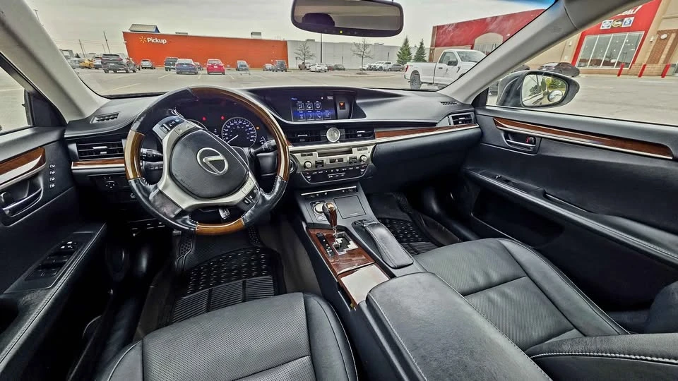 2015 Lexus ES 6th Gen - Image 5 of 9