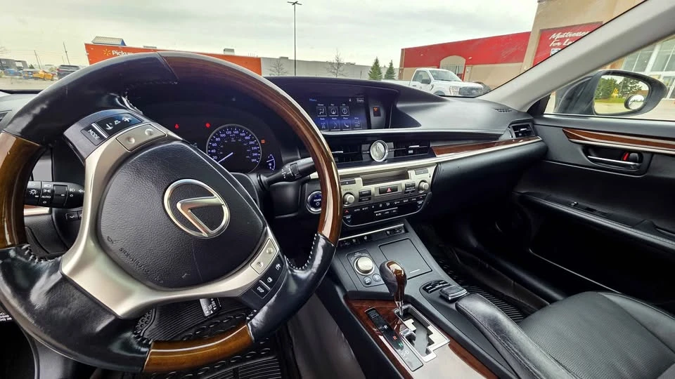 2015 Lexus ES 6th Gen - Image 4 of 9