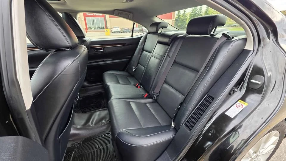 2015 Lexus ES 6th Gen - Image 8 of 9