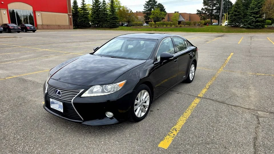 2015 Lexus ES 6th Gen - Image 3 of 9