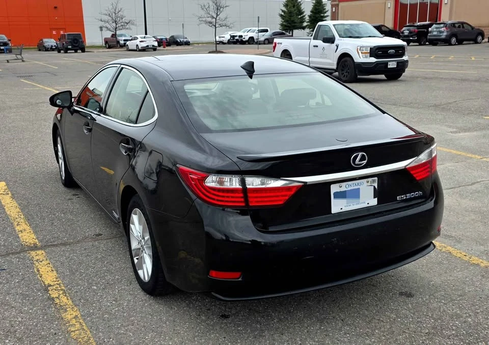 2015 Lexus ES 6th Gen - Image 3 of 9