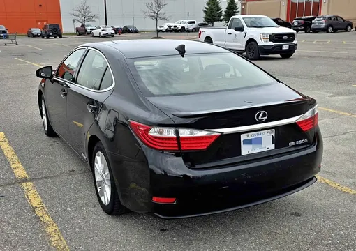 2015 Lexus ES300h