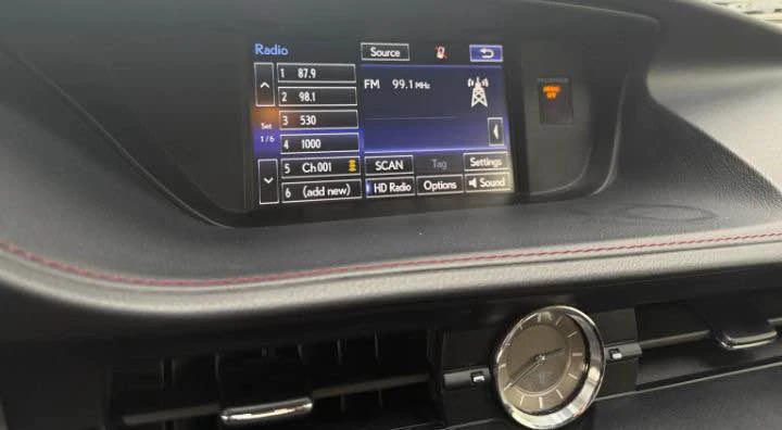 2015 Lexus ES 6th Gen - Image 3 of 4