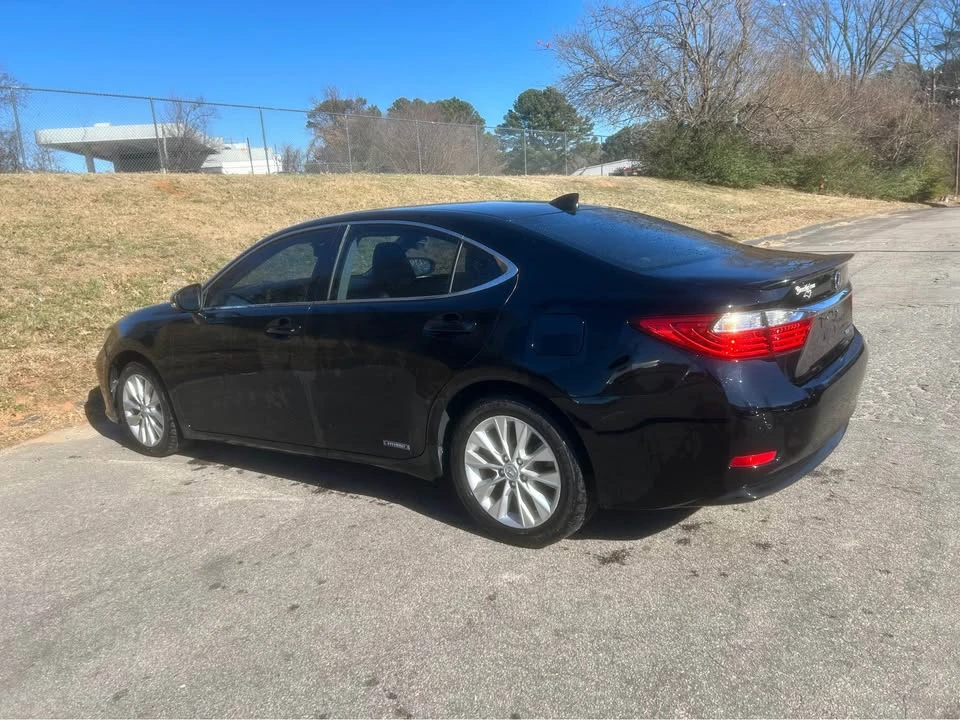 2015 Lexus ES 6th Gen - Image 7 of 9