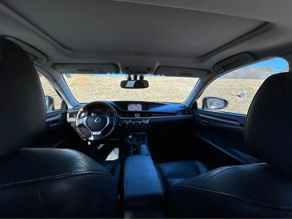 2015 Lexus ES 6th Gen - Image 9 of 9