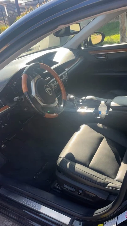 2015 Lexus ES 6th Gen - Image 8 of 12