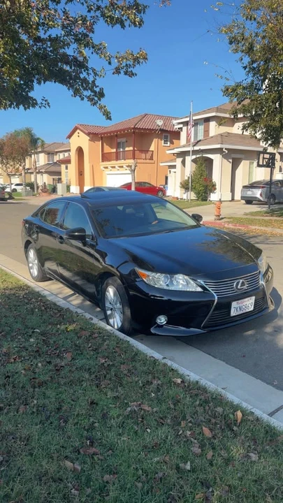 2015 Lexus ES 6th Gen - Image 3 of 12