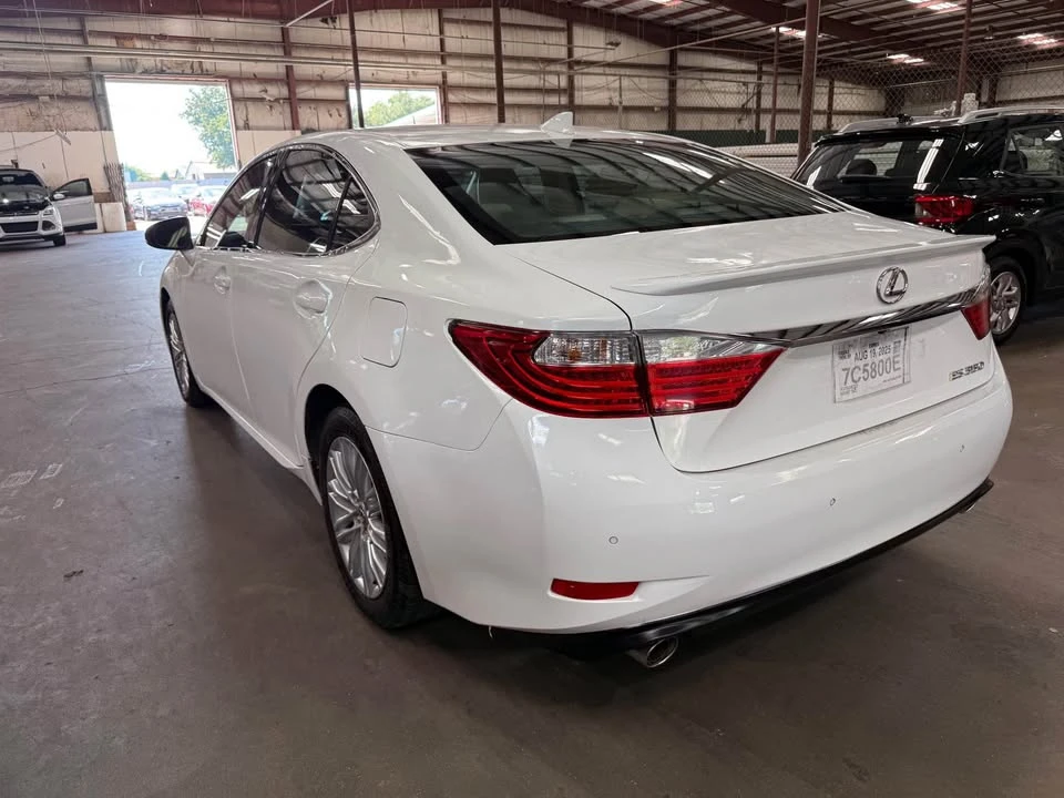 2015 Lexus ES 6th Gen - Image 4 of 8