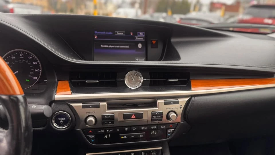 2015 Lexus ES 6th Gen - Image 13 of 14
