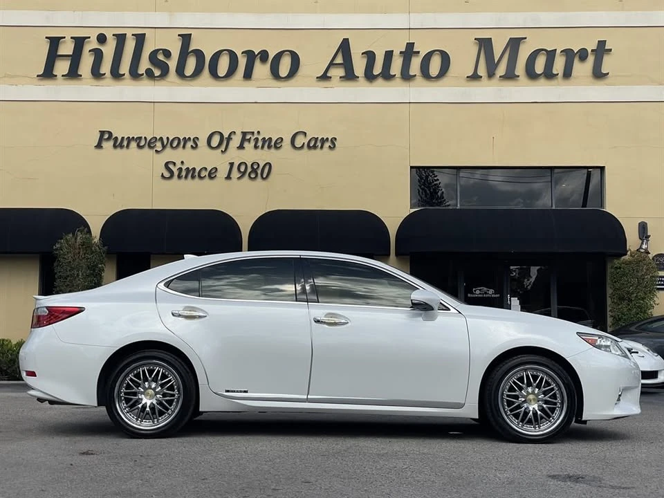 2015 Lexus ES 6th Gen - Image 4 of 20