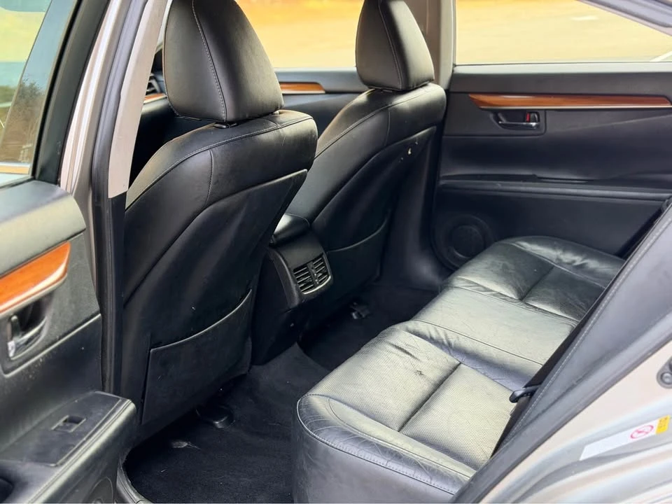 2015 Lexus ES 6th Gen - Image 14 of 16