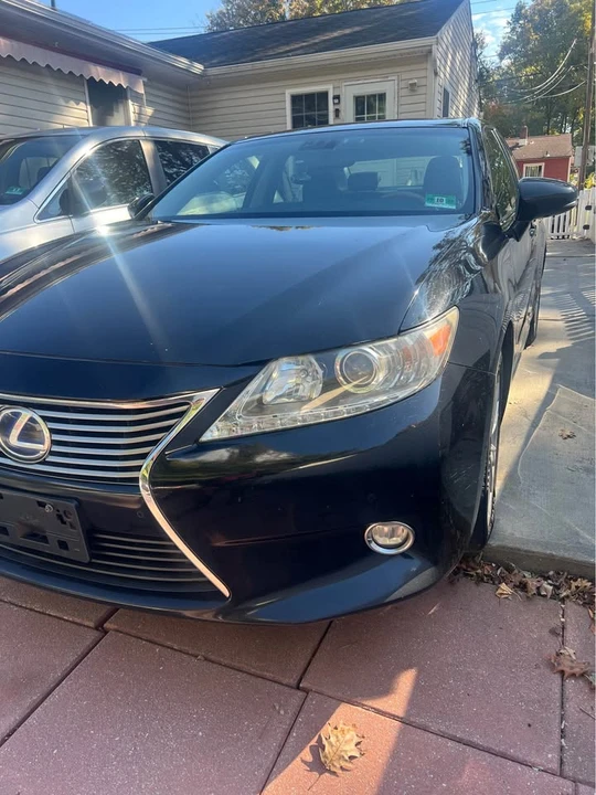 2015 Lexus ES 6th Gen - Image 12 of 18