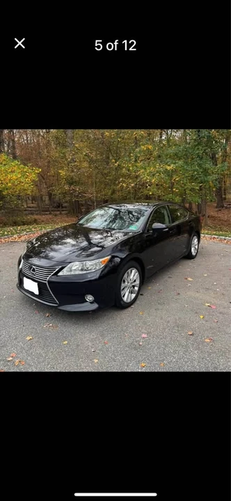 2015 Lexus ES 6th Gen - Image 2 of 18