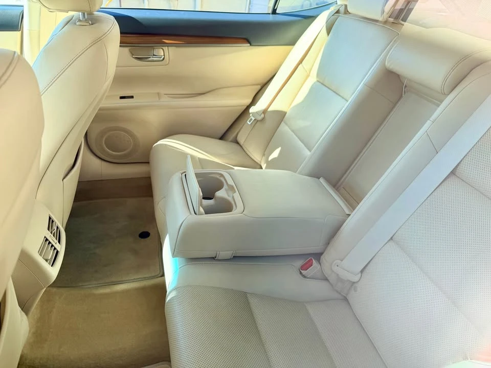 2015 Lexus ES 6th Gen - Image 7 of 8