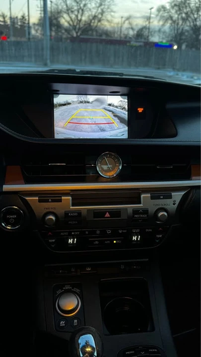 2015 Lexus ES 6th Gen - Image 11 of 12