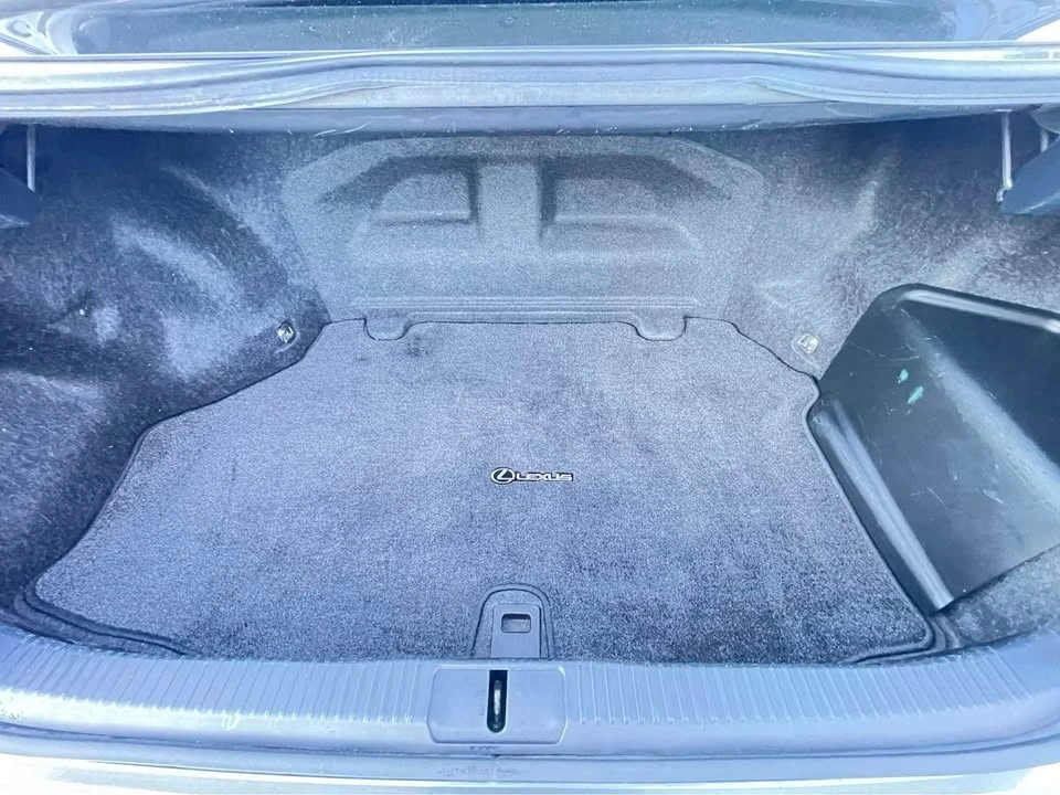 2015 Lexus ES 6th Gen - Image 15 of 16